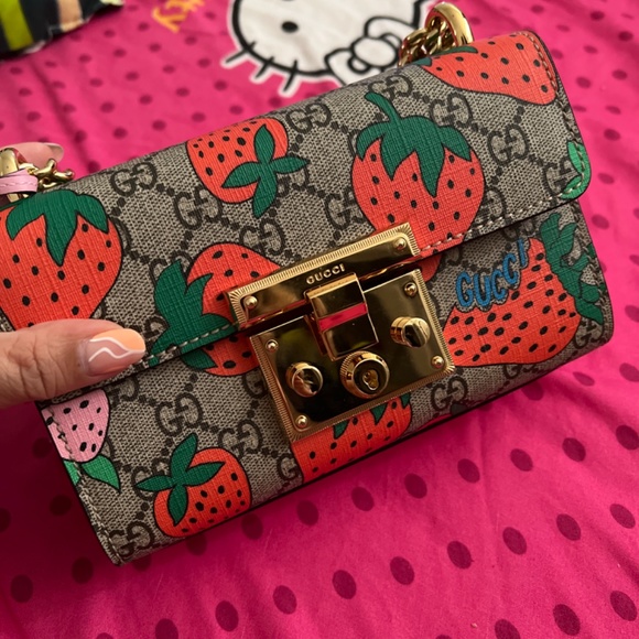 Gucci Strawberry - Picture 2 of 3